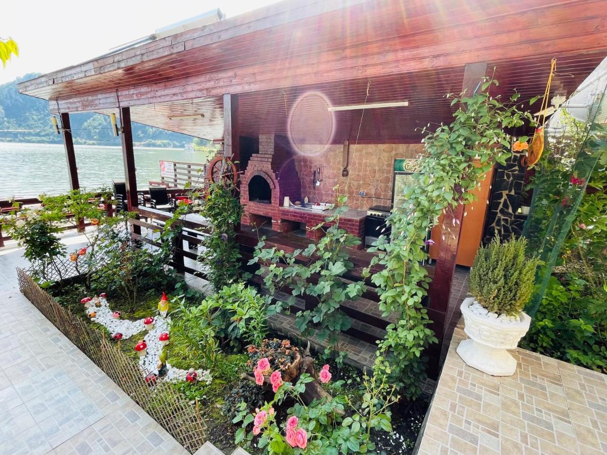 杜博瓦乡 Casa Camelia酒店 外观 照片
